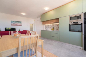 Host Wise - Comfy Minimalist Flat